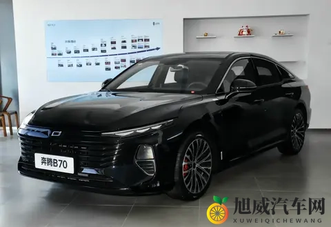 试驾2026款奔腾B70：戈型大灯+掀背尾门，这匹家用黑马实力几何？-1