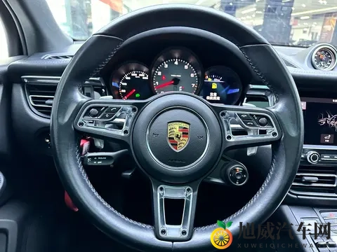 xb567 cc：汽车新宠：高性能外观与舒适体验并存-1