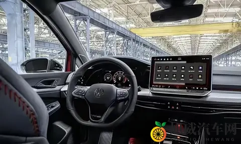 高尔夫GTI纪念版来了！内外焕新但动力依旧，喜欢吗？-3