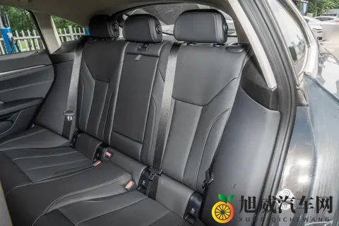 宝马 4 系避坑：425i vs 430i 差 4 万选谁-2