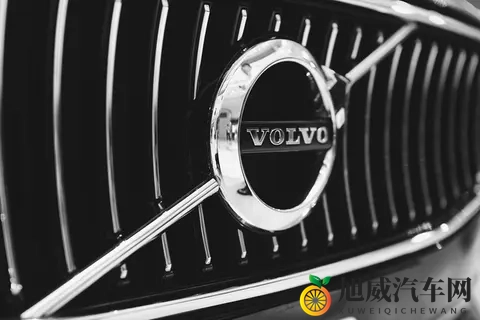 车市寒冬真来了?车主:车价跳水三成,车企却集体喊穷!-1