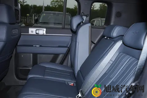 空间能装下一家老小？方程豹钛7，这些细节让长途出行不焦虑！-2