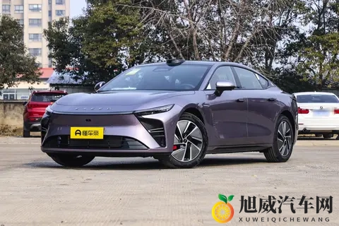 11月买车又有新选择！这款新能源轿车实力圈粉，1528万起-3