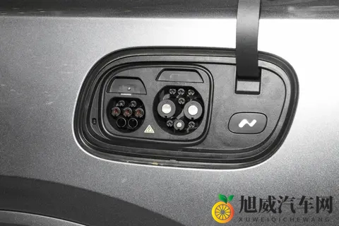 深蓝S09对比乐道L90，谁更适合30万级大六座SUV市场？-3