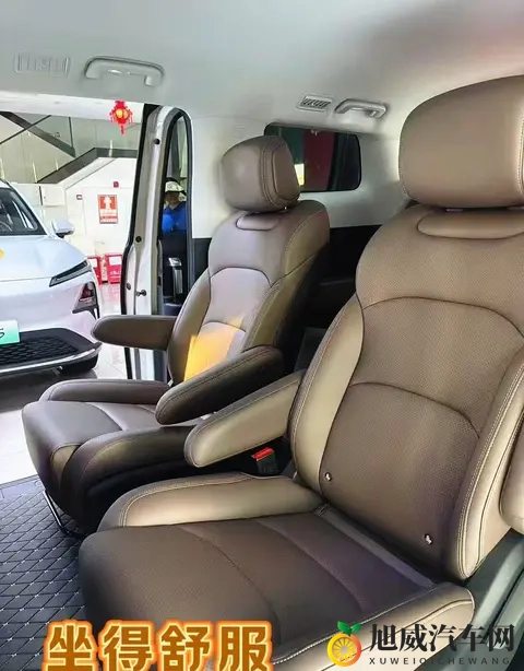 五菱星光730：768万起的7座MPV，凭什么预售1小时订单破万？-3