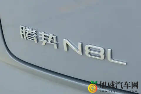 腾势N8L DM：52米车长+3米轴距，全家出游不用愁！-1