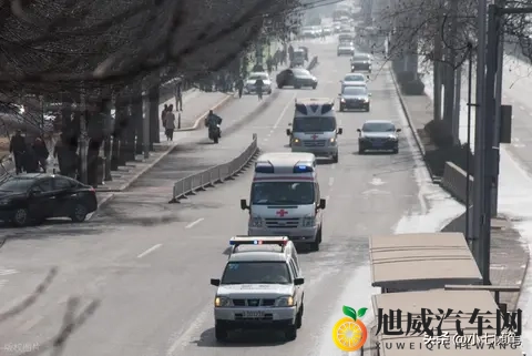 应急车道换胎扣12分？老司机都踩过的坑，说清楚合法操作边界-1