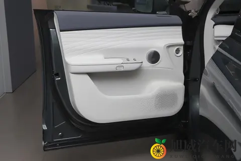 1898 万起，2025 款星纪元 ET 重塑豪华 SUV 标准-1