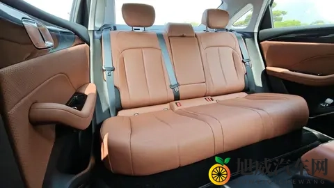 3.0.3免费OPPO版破解大全免费下载：OPPO智能汽车升级：免费下载，轻松驾驭未来-2