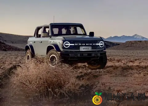 盘点4款带你“上山下海”的真硬派SUV，个个实力不俗，你最喜欢谁-1