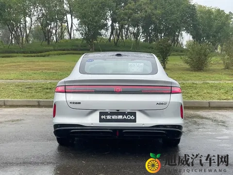 “超配”+“超值” 长安启源A06上市，售1099万起-1