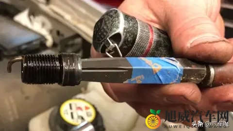 断火花塞别慌！90%人硬撬毁缸，正确方法3步搞定还省工时费-1