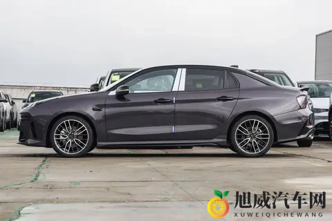 燃油车也智能！这款10万级运动轿车，动力性能不输合资品牌-2