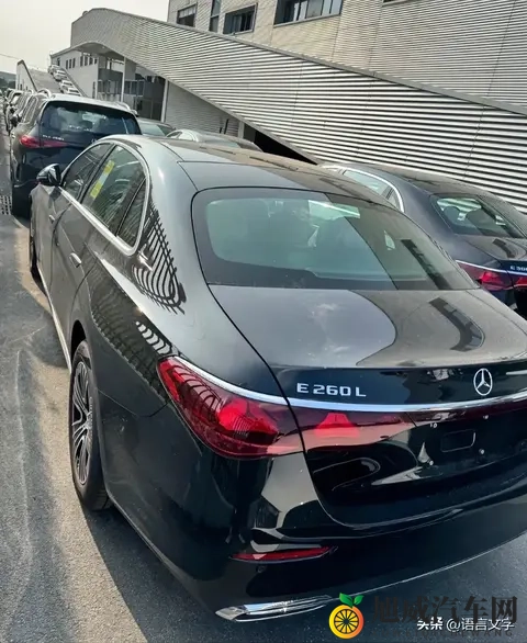 观察一下周围，你会发现，豪车车主们似乎更倾向于选择高配车型。-1