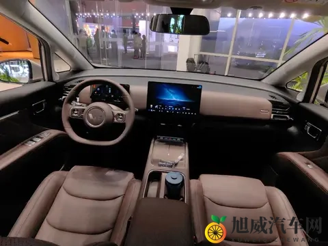 家用MPV新宠儿，五菱星光730售71万起-3