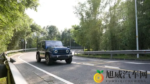 独立试驾212 T01柴油版：设计满足情怀，技术融入时代-1