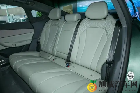 纯电轿车新选择：2025 款星纪元 ES 纯电版 Max 城区辅助驾驶深度体验-1