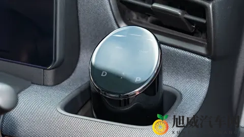 电动车变移动发电站?日产推出创新太阳能电池板!-1