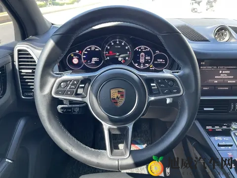 63万多拿下22年保时捷Cayenne，体验速度与豪华-2