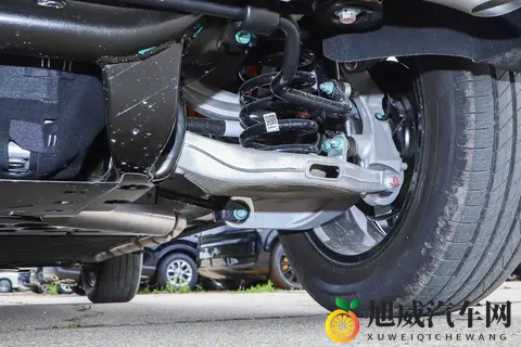 15万级硬派SUV,三电机真四驱+840牛·米动力,够野又够用!-1