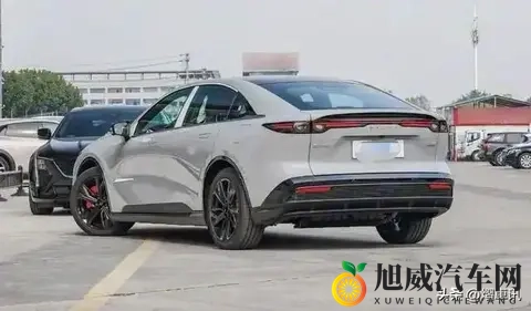 新款马自达EZ-6上市，家族式外观，内配大屏，综合续航1300公里！-3