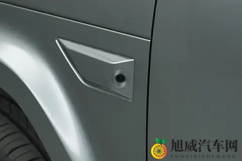 上市首月交付破万!续航1300公里+越级大空间,家用SUV可看钛7?-3