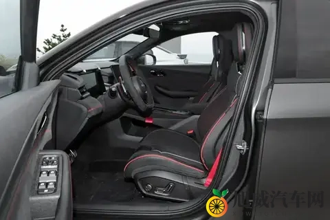 试完第三代领克03，我终于明白，为什么年轻人偏爱它-1