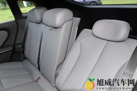 12万预算想买家轿，可以看看这款，轴距2922mm，空间大又实用-2