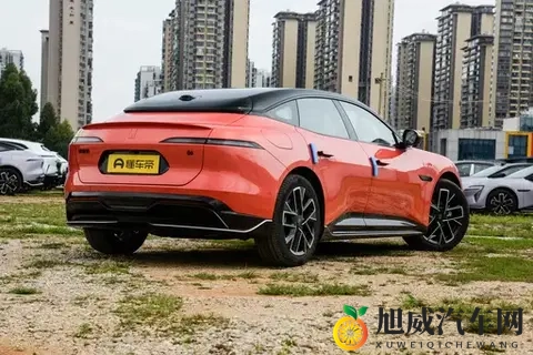 华为辅助驾驶+空气悬挂，这款中型车有豪华车的味道？-1