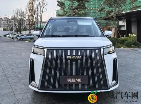 北汽锐胜M8上市,商用MPV变家用神器,空间革命悄悄开始了-1