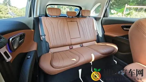 两种外观内饰任选,尺寸加大,配置加码,限时省7000,9万多入手-1