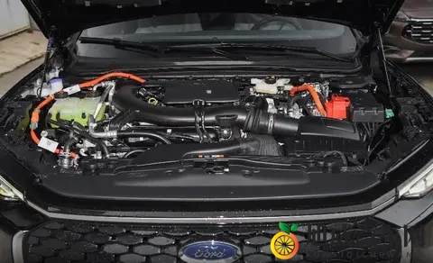 15万级性能家轿，蒙迪欧配27英超大屏和L2辅助驾驶，真香！-3