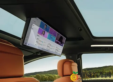 采用贯穿式三联屏设计，别克至境世家内饰官图发布-1