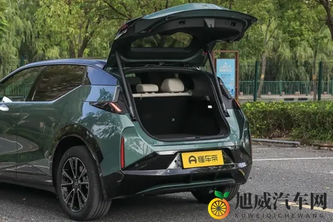 15-20 万纯电 SUV 新选择：焕新极氪 X 的 “豪华平权”，到底香不香？-2