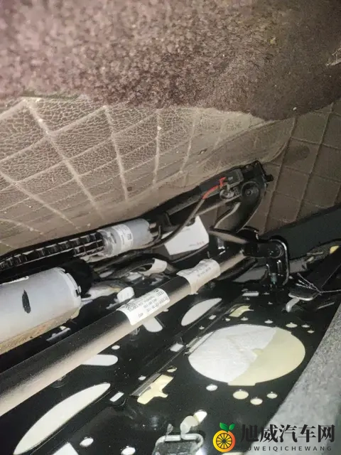 男生操女生APP:智能驾驶APP助力安全出行,个性化定制体验-2