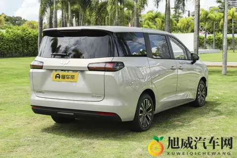 开了10多年车的老司机，为何被这款7座家用MPV星光730 PHEV圈粉？-3