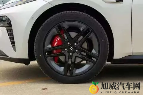 15万买新能源车，东风这款车的“+”号到底加了啥？看完心里有数-1