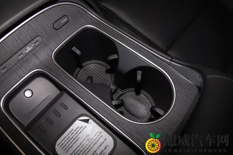 选豪华座驾？看 2026 帕里斯帝尊贵版 25T 混动-3