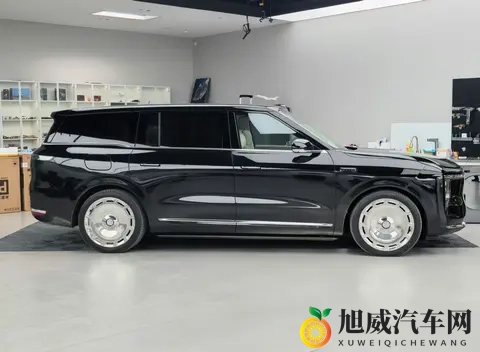 吸顶屏+零重力座椅，智己LS9能打动高端消费者吗？-1