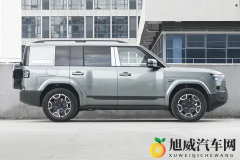 方程豹钛7：适合家用的中大型SUV，方方面面都能打？-2