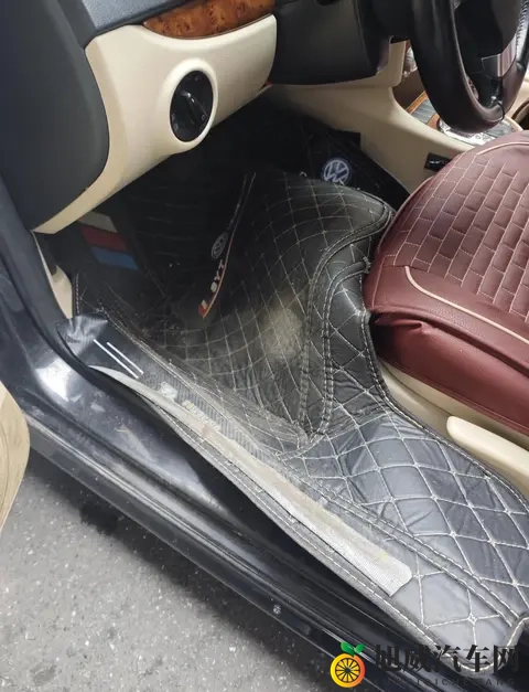 车上加装这3种东西等于在慢性自杀?好看不好用,很多人车上都有-1