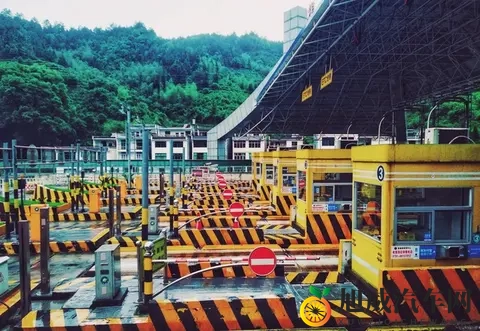 2025年高速公路收费变革：哪些路段免了费？未来趋势如何？-3