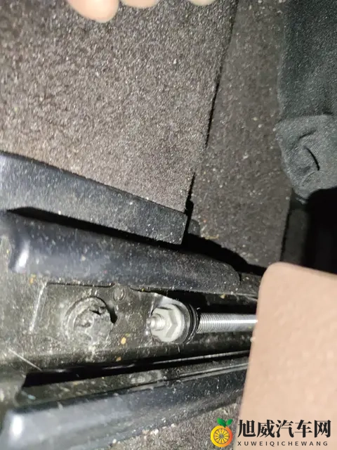 7万公里一手奔驰E200L，18万不到的商务座驾-3