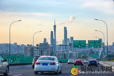 新手开车不慌！3步适配+4控车准则，避5个致命坑，1周练出稳手感-2