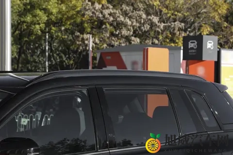 广汽埃安i60实车体验：细节之处见真章，家用新能源SUV新标杆-2