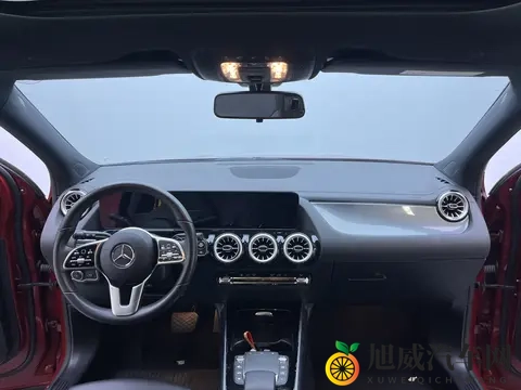 12万多拿下红色奔驰GLA，54万公里，都市丽人的时尚之选-3