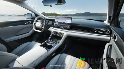 通勤比地铁便宜，长途不用找加油站！星耀6家用车的理想答案-1