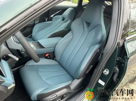 承认吧！一体式运动座椅其实一点都不舒服-2