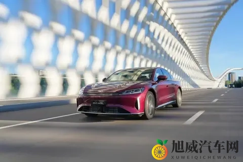 六座车跟五座车一个价！T11起售价18万，奇瑞风云太想当混动大哥-1