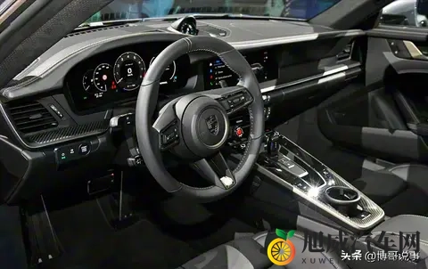 2025 进博会爆款！新款保时捷 911 Turbo S 国内首秀-3